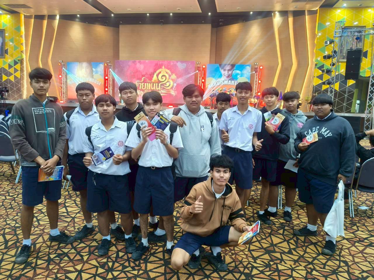 LINE_ALBUM_peid ban mrph.nm  _ mthr.xisan_251114_13.jpg